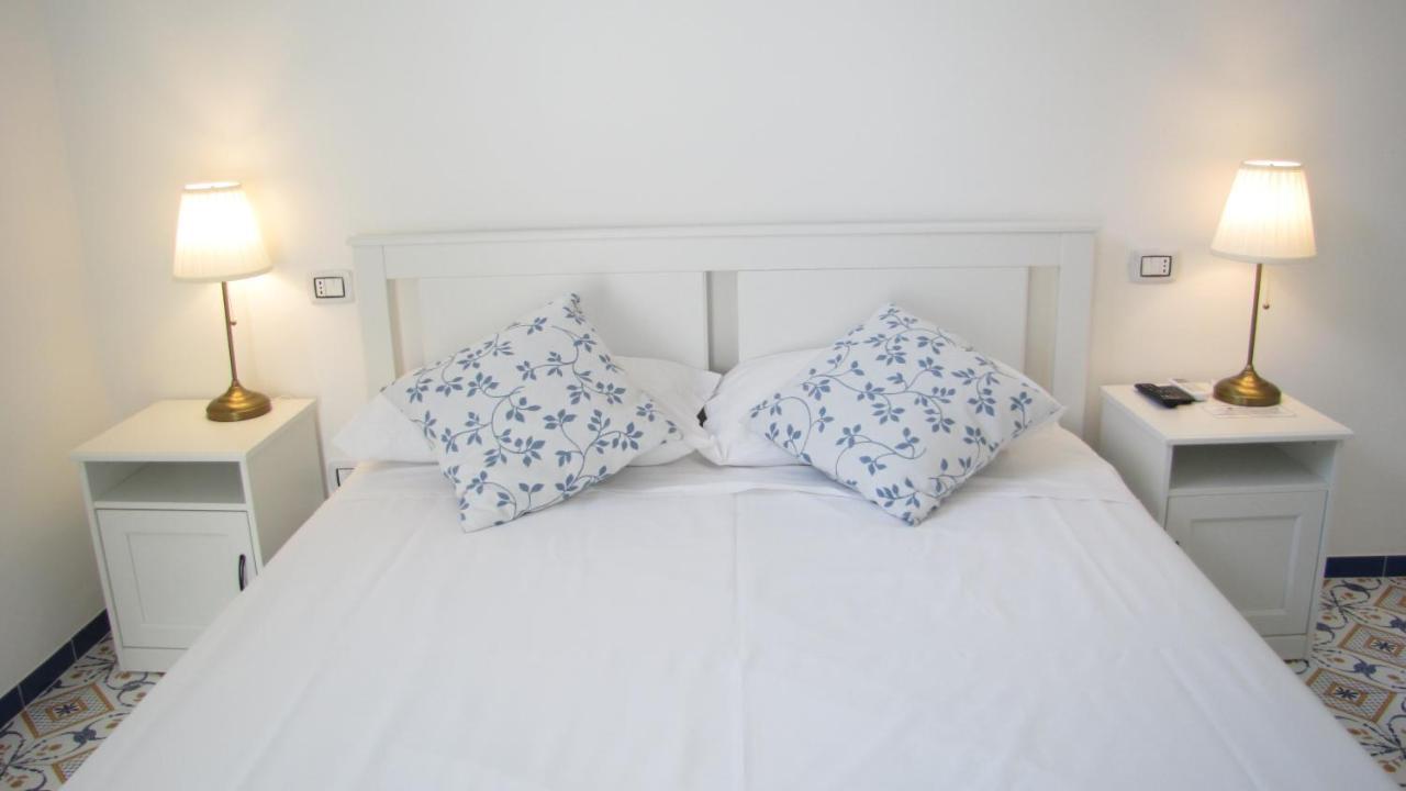 Villa Mary - Apartments Trani Eksteriør bilde
