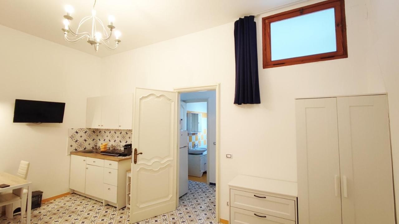 Villa Mary - Apartments Trani Eksteriør bilde